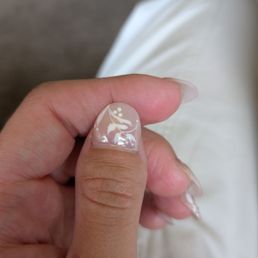 Bride nail detail, 1 week after the wedding Bride nail detail, 1 week after the wedding