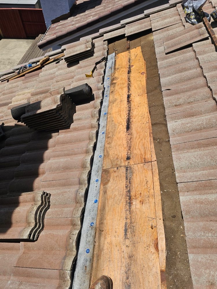 Slide of AF Roofing & Siding