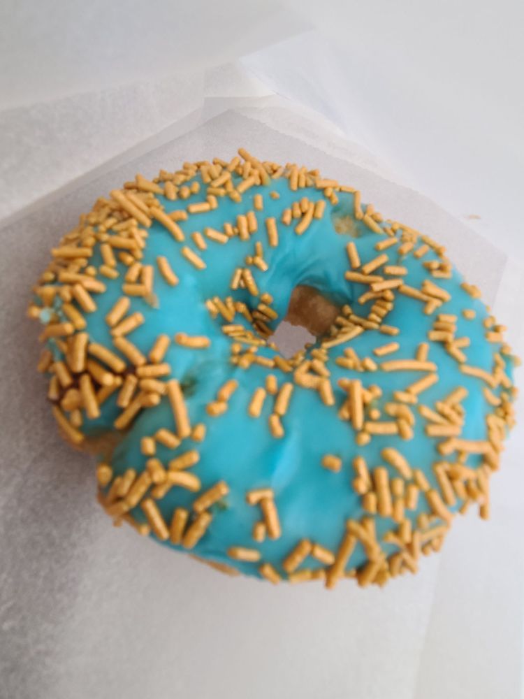 RAISED DONUTS & BAGELS Updated September 2024 356 Photos & 207