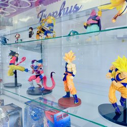 Trophy's Smoke Shop and Vape Shop - Figures!