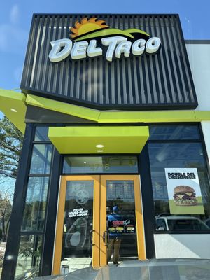 Del Taco by null
