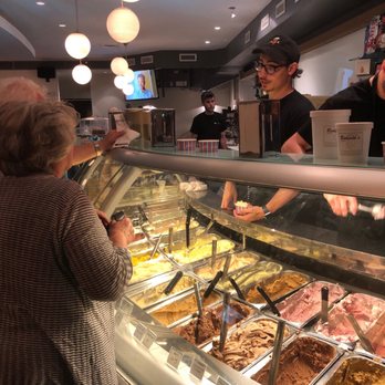 Gastronomia Roberto - a woman ordering food at a restaurant - Italian Near Me - Montreal, Quebec