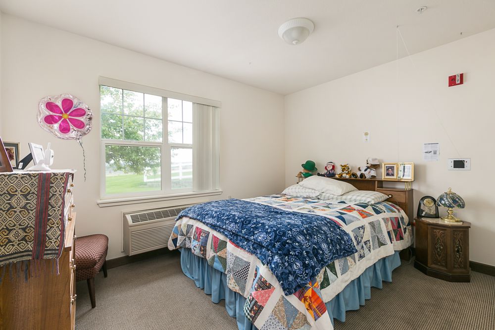 EAST CASCADE RETIREMENT COMMUNITY Updated September 2024 44 Photos 175 NE 16th St, Madras