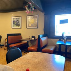 Albertano's Mexican Food - Lots of good seating