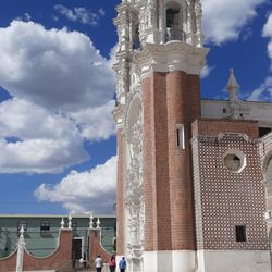 Basílica de Nuestra Señora de Ocotlán - Entrada lateral