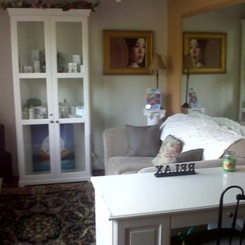 Julie Hall Esthetics  - A relaxing and inviting atmosphere where you can expect professional service and pampering treatments to de-stress you! - Skin Care Near Me - Scituate, Massachusetts