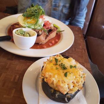 Jam Cafe on Beatty - Chicken French toast and side of macaroni and cheese - Breakfast & Brunch Near Me - Vancouver, British Columbia