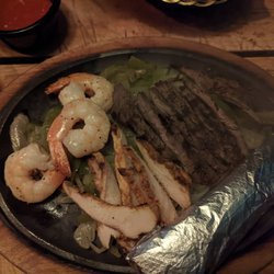 Salsa Cocina Mexicana - Chicken, shrimp and beef fajitas