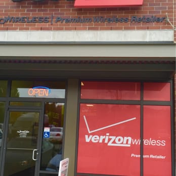 Verizon - Looks like a real Verizon Store! - Mobile Phones Near Me - Seattle, Washington