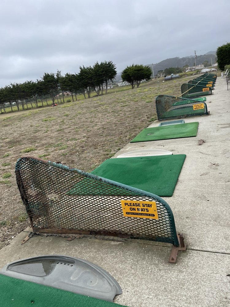 Ocean View Driving Range Logo