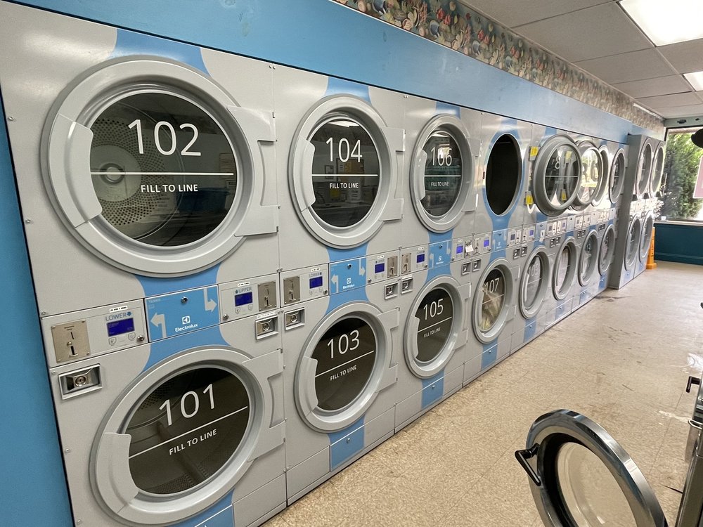 LAKE CABLE LAUNDROMAT Updated October 2024 10 Reviews 5284 Fulton