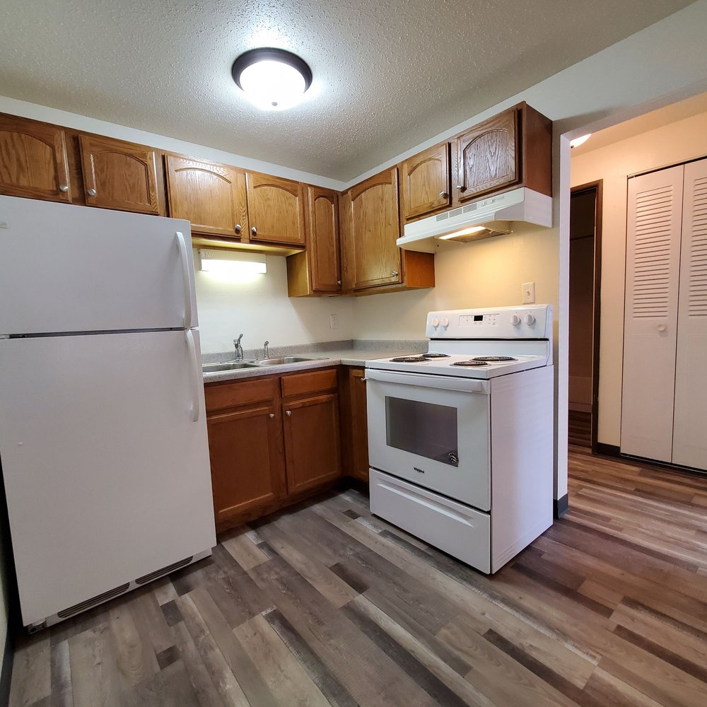 ROSE PARK APARTMENTS 209 S Roosevelt, Aberdeen, South Dakota