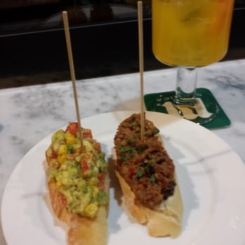Ca La Seu - Pincho de guacamole y pincho de boloñesa - Tapas Bars Near Me - Palma de Mallorca, PM Ca La Seu - Pincho de guacamole y pincho de boloñesa - Tapas Bars Near Me - Palma de Mallorca, PM