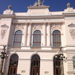 Politechnika Warszawska - Fasada po remoncie