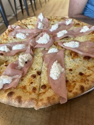 Lusha Pizza by null