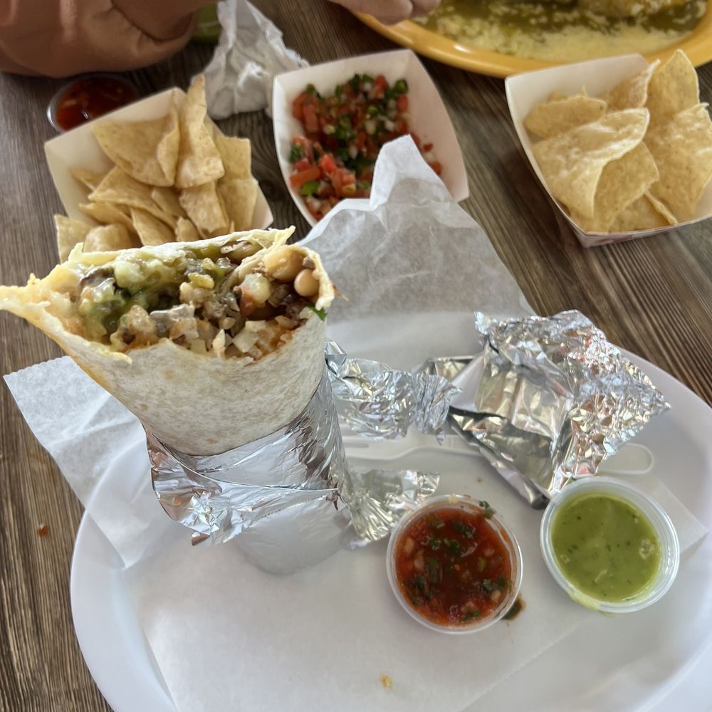 Los Inmortales Taqueria - A 10/10 spot if you're craving a burrito! They have so many options on the menu and the service was amazing! Best Horchata I've tried - Tacos Near Me - Sacramento, California Los Inmortales Taqueria - A 10/10 spot if you're craving a burrito! They have so many options on the menu and the service was amazing! Best Horchata I've tried - Tacos Near Me - Sacramento, California