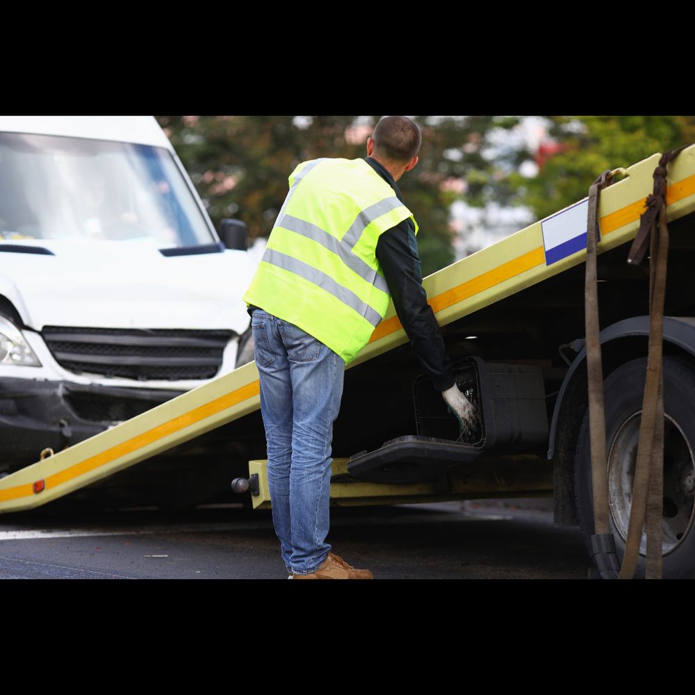 CASTAIC TOWING 11 Photos & 29 Reviews 32250 Castaic Rd, Castaic, CA