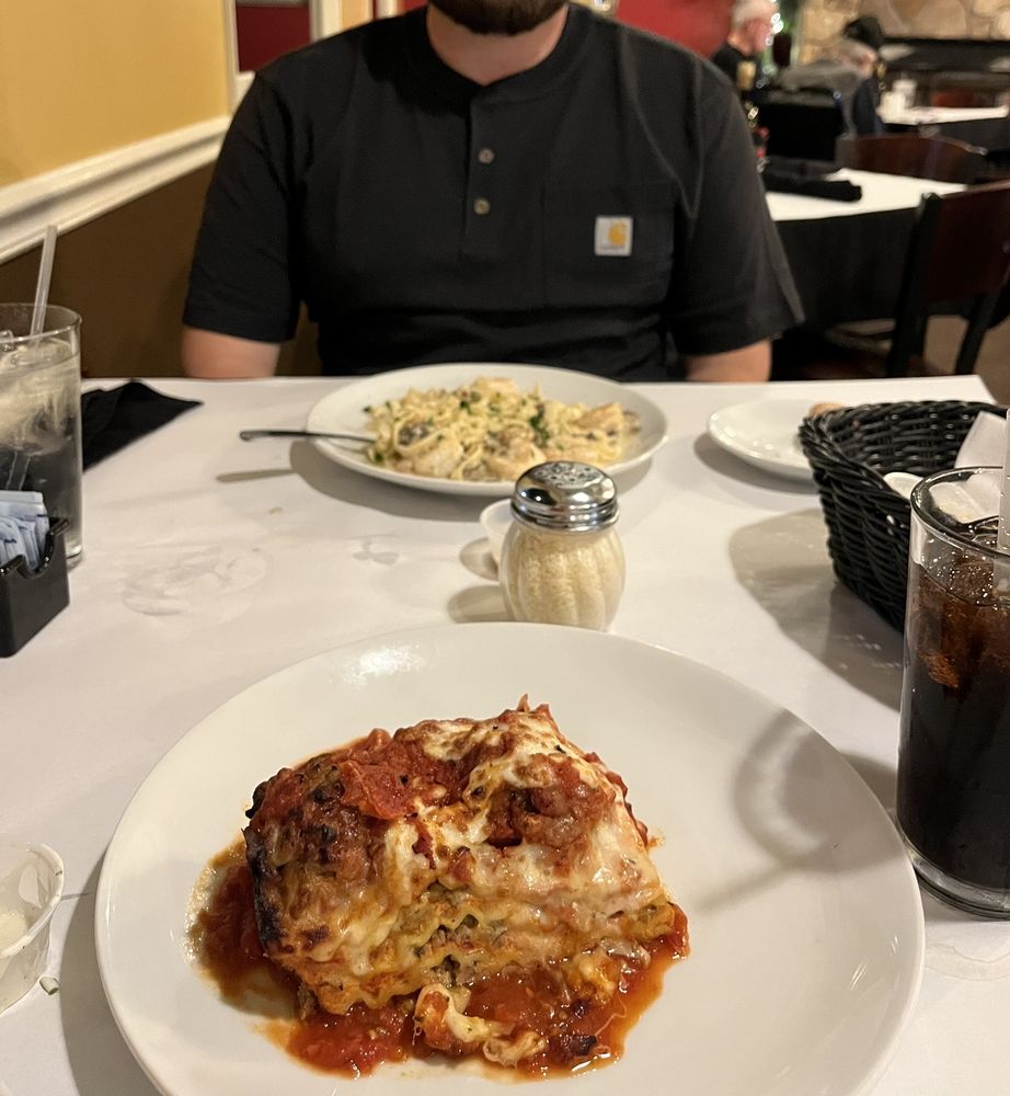 Food from Papa Ron's Pizza & Italian Steakhouse