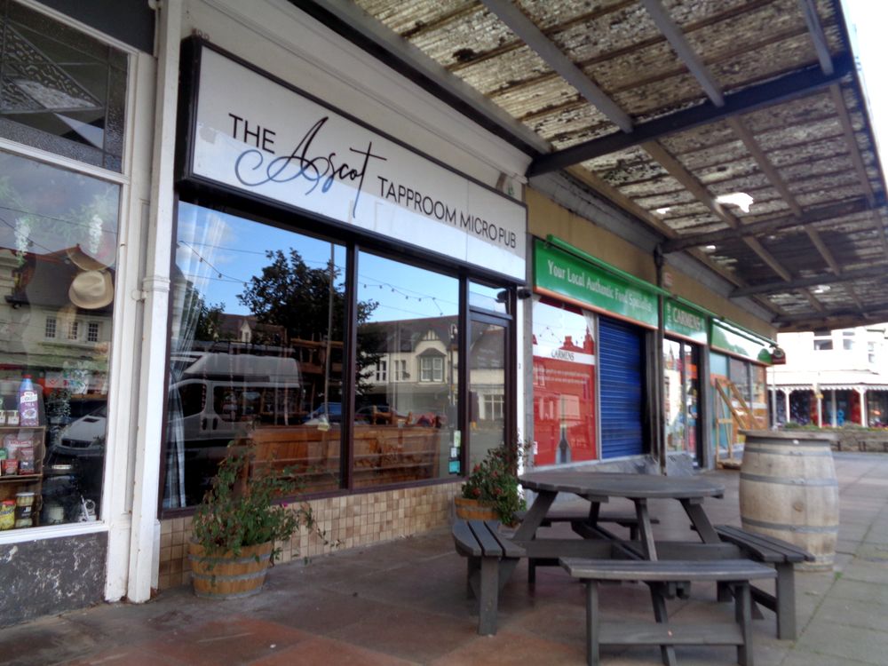 ASCOT TAPPROOM 3 Victoria Buildings, Llandudno, United Kingdom Beer