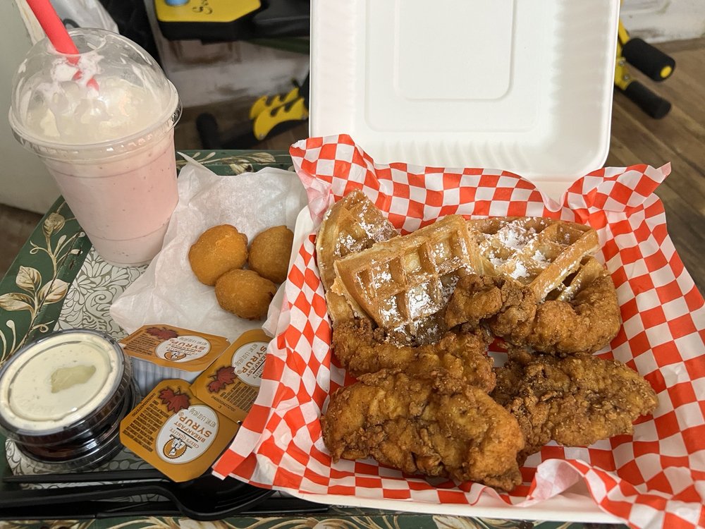 THE CHICKEN SPOT 24 Photos & 13 Reviews Chicken Shop 301 N Willis