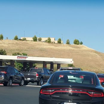 Costco Gasoline - Line - Gas Stations Near Me - Folsom, California