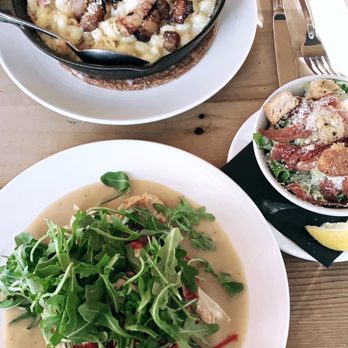 Bear Street Tavern - Pizza Near Me - Banff, Alberta