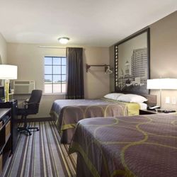 Super 8 by Wyndham Ardmore - ADA Room