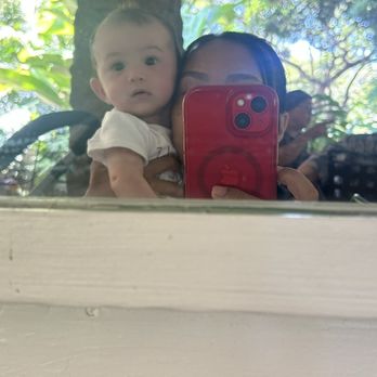 Waioli Kitchen and Bake Shop - Olivia and mommy taking a mirror selfie - Breakfast & Brunch Near Me - Honolulu, Hawaii Waioli Kitchen and Bake Shop - Olivia and mommy taking a mirror selfie - Breakfast & Brunch Near Me - Honolulu, Hawaii