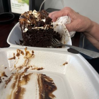 Mariscos el Puerto 3 - Chocolate cake for dessert. - Seafood Near Me - Crest Hill, Illinois