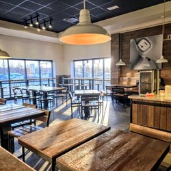 Piada Italian Street Food - Seating Area at Piada Toledo Central Ave.
