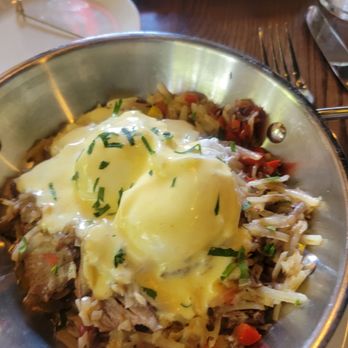 Burtons Grill & Bar - Short ribs with poached eggs and hash browns - New American Near Me - Mount Pleasant, South Carolina Burtons Grill & Bar - Short ribs with poached eggs and hash browns - New American Near Me - Mount Pleasant, South Carolina