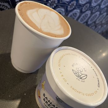 Mañana Coffee - Amazing hot Red Panda butttt $9 oatmeal - Coffee & Tea Near Me - Austin, Texas Mañana Coffee - Amazing hot Red Panda butttt $9 oatmeal - Coffee & Tea Near Me - Austin, Texas