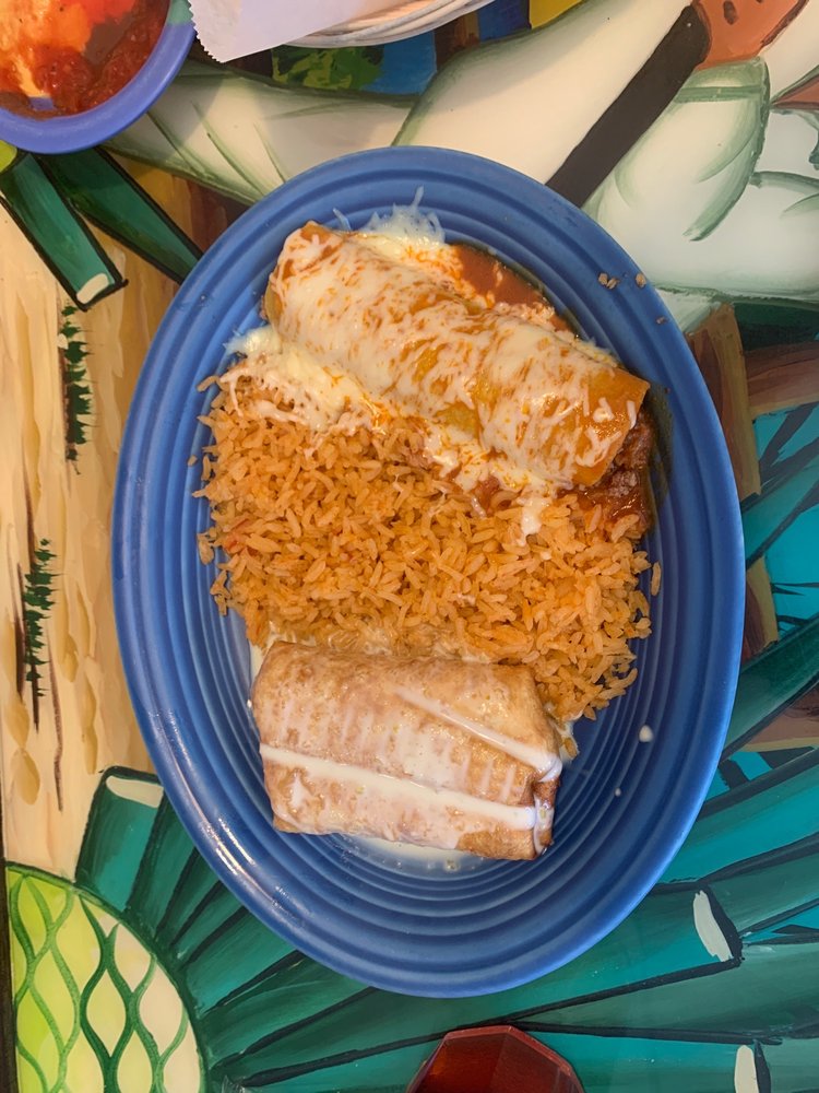 EL PUERTO Updated October 2024 13 Photos & 26 Reviews 217 W 6th