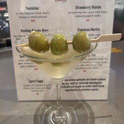 Old Repubilc Distillery Tavern Ephrata - Dirty Martini