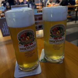 Vogel Hausbräu - Outside patio