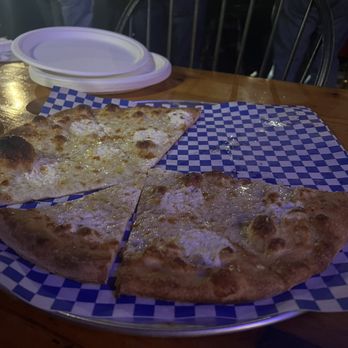 Valley Craft Ales - White apizza - Hotels Near Me - Wilmington, Vermont Valley Craft Ales - White apizza - Hotels Near Me - Wilmington, Vermont