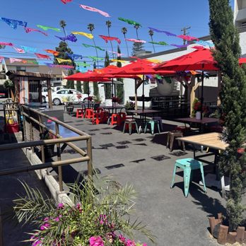 Tacos La Bonita - Outdoor seating - Food Trucks Near Me - Oxnard, California Tacos La Bonita - Outdoor seating - Food Trucks Near Me - Oxnard, California