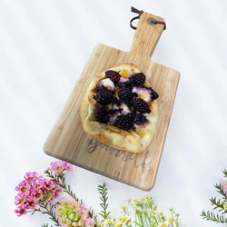 Neighbors Place Winery - Blackberry goat cheese flatbread