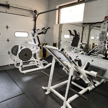 Prolifters Gym - Powe squat and smith machine - Gyms Near Me - Malden, Massachusetts Prolifters Gym - Powe squat and smith machine - Gyms Near Me - Malden, Massachusetts