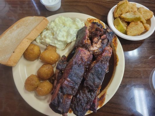 Chris' Bar-B-Que by null