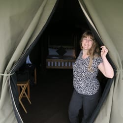 Livingstone Lodge - Rhino tent peekaboo