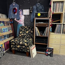 Legendary Vinyl Records - Listening Station / Denim