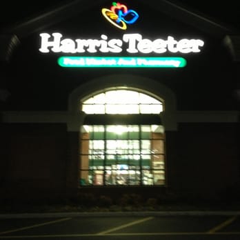 Harris Teeter - the front of the store at night - Grocery Near Me - Williamsburg, Virginia Harris Teeter - the front of the store at night - Grocery Near Me - Williamsburg, Virginia