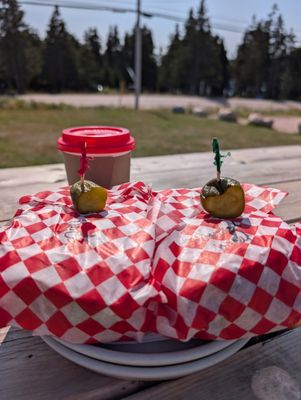 Salty Rose's & the Periwinkle Café by null