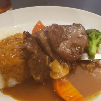Goldsor Restaurant - Beef tenderloin in mushroom sauce with rice - Fast Food Near Me - Richmond Hill, Ontario Goldsor Restaurant - Beef tenderloin in mushroom sauce with rice - Fast Food Near Me - Richmond Hill, Ontario
