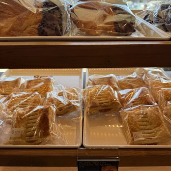 85°C Bakery Cafe-Niles - They got lots of variety of bread here! - Bakeries Near Me - Niles, Illinois