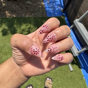 Batsy Nail Studio - Nail Salons Near Me - El Cajon, California