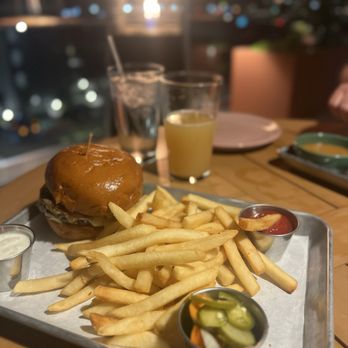 Flora Loca Rooftop Cantina - Ventura Burger - Mexican Near Me - Oxnard, California Flora Loca Rooftop Cantina - Ventura Burger - Mexican Near Me - Oxnard, California