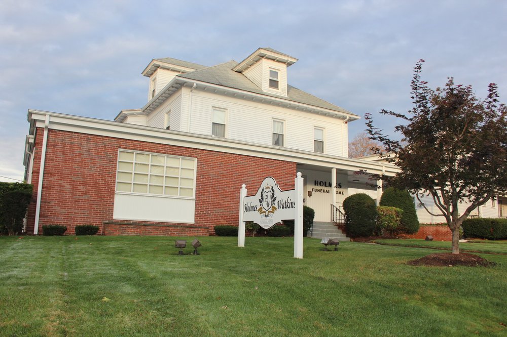 HOLMESWATKINS FUNERAL HOME Updated September 2024 10 Photos 400