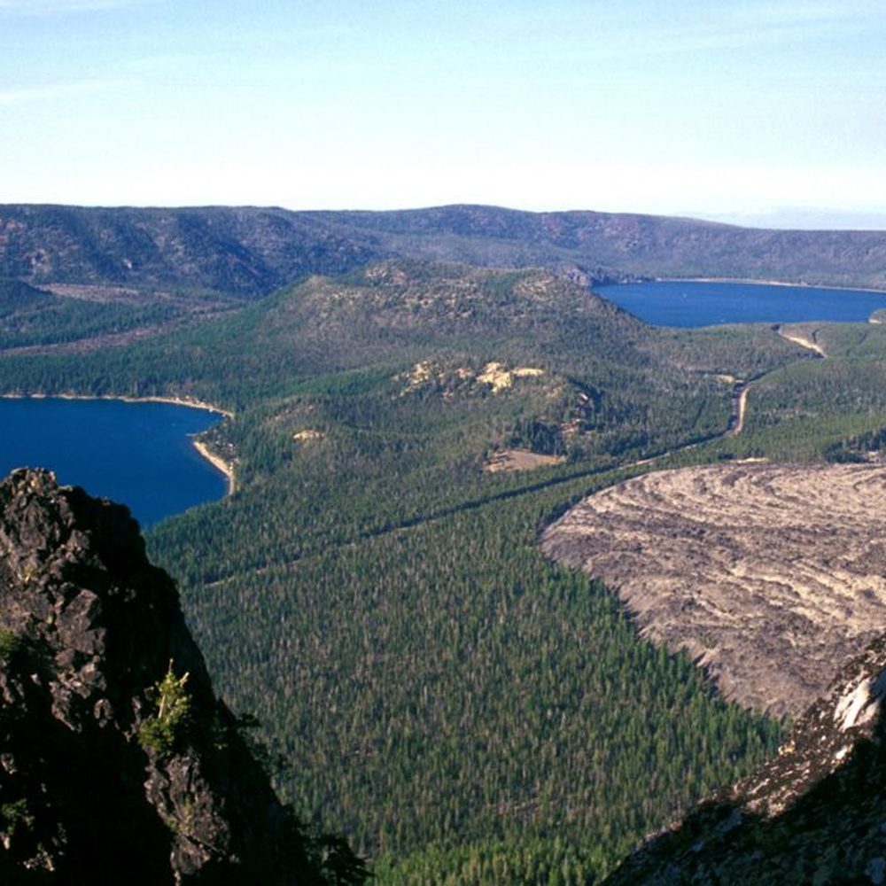 Newberry National Volcanic Monument - Paulina and East lakes, obsidian flow on the right. Beautiful 360 view - Landmarks & Historical Buildings Near Me - Bend, Oregon Newberry National Volcanic Monument - Paulina and East lakes, obsidian flow on the right. Beautiful 360 view - Landmarks & Historical Buildings Near Me - Bend, Oregon